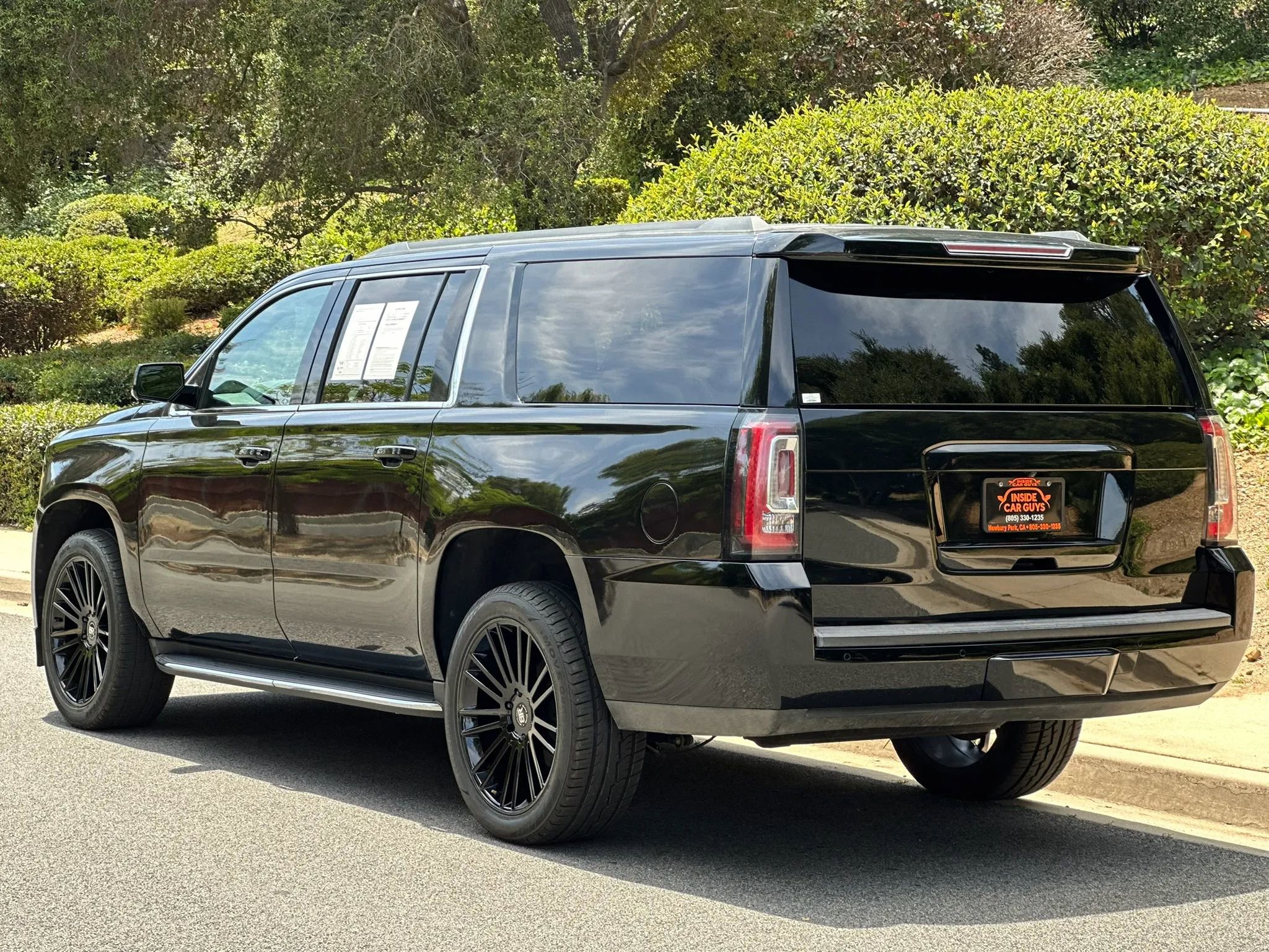 Used 2017 GMC Yukon XL SLT w/ Open Road Package RWD image 3
