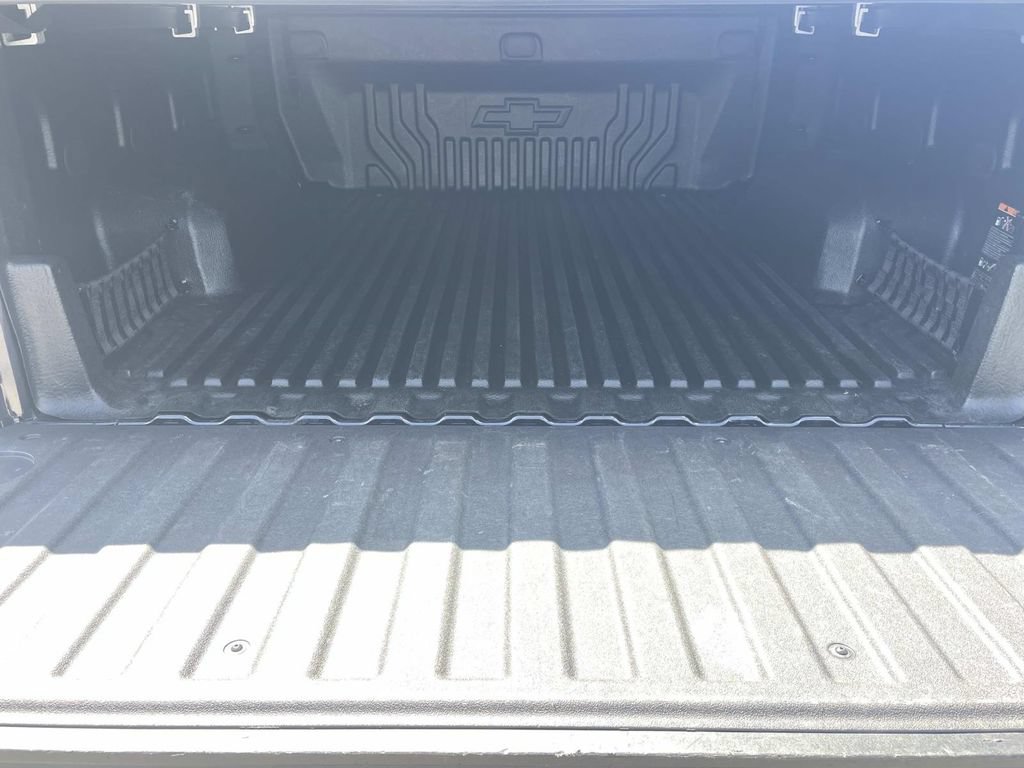 Used 2024 Chevrolet Silverado 1500 LT AWD/4WD image 11