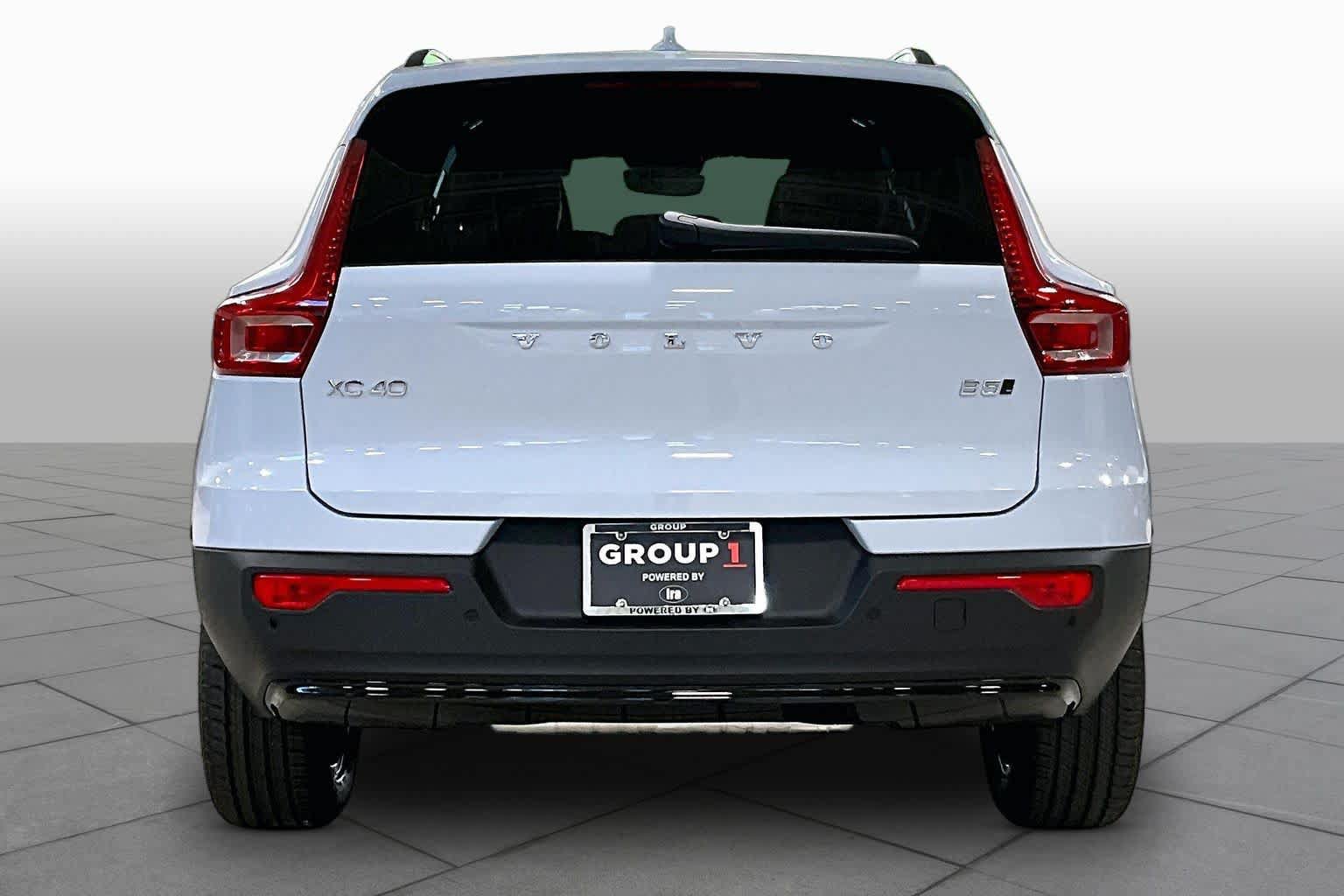New 2026 Volvo XC40 B5 Core w/ Protection Package Premier AWD/4WD image 4
