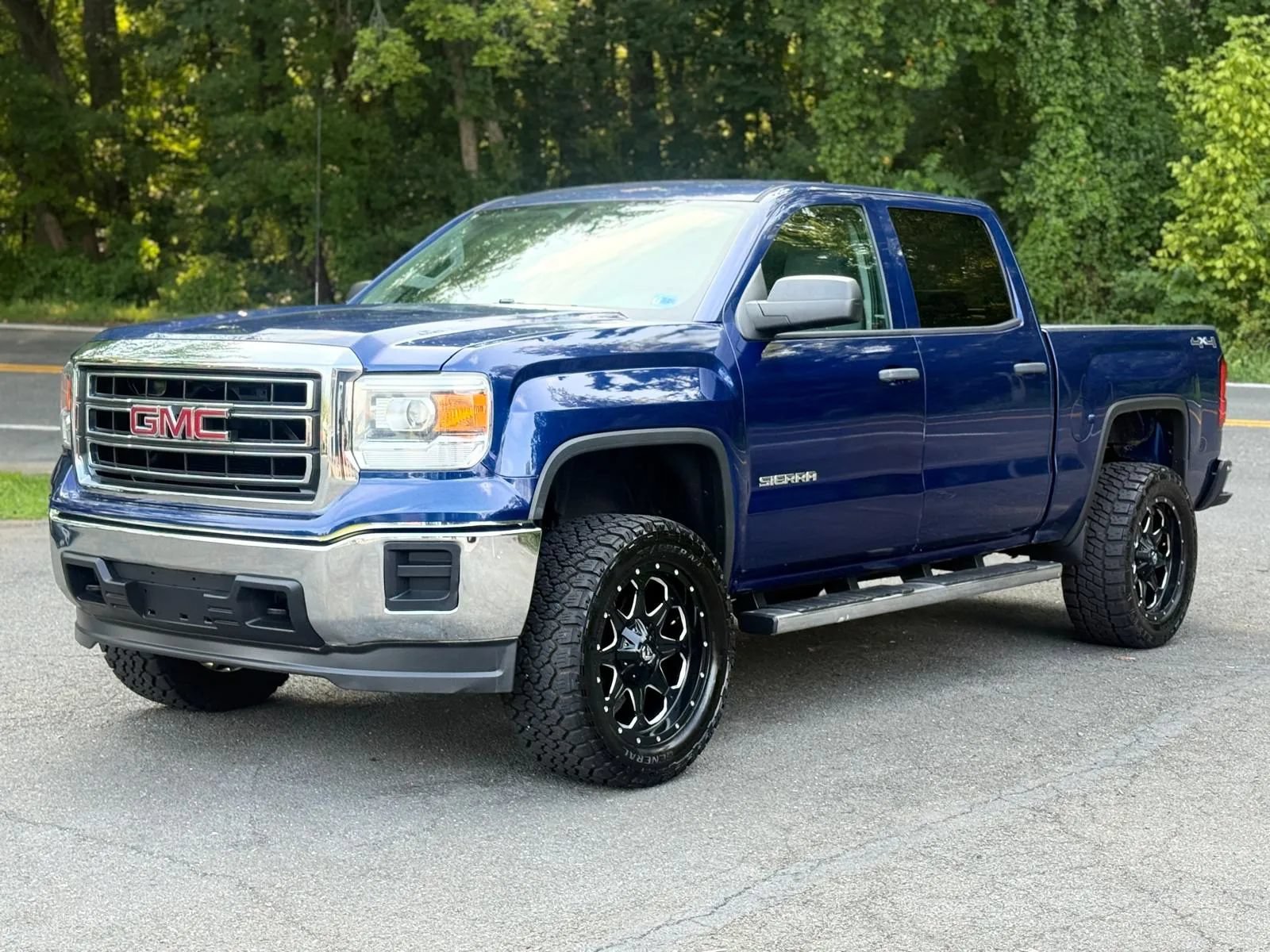 Used 2014 GMC Sierra 1500 4x4 Crew Cab w/ Sierra Appearance Package image 3
