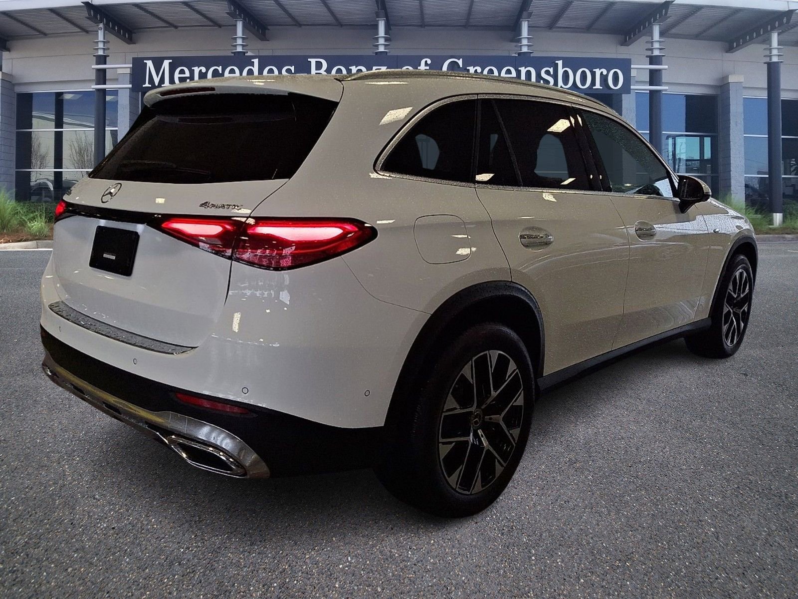 Certified 2025 Mercedes-Benz GLC 350e 4MATIC image 4