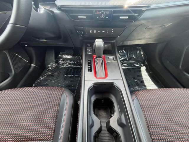 Used 2025 Nissan Kicks SR AWD/4WD image 3
