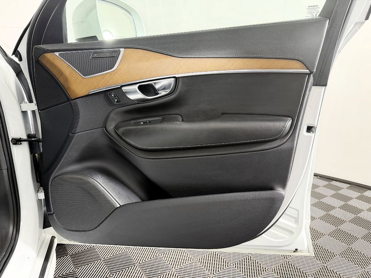 Used 2017 Volvo XC90 T6 Inscription w/ Vision Package image 46
