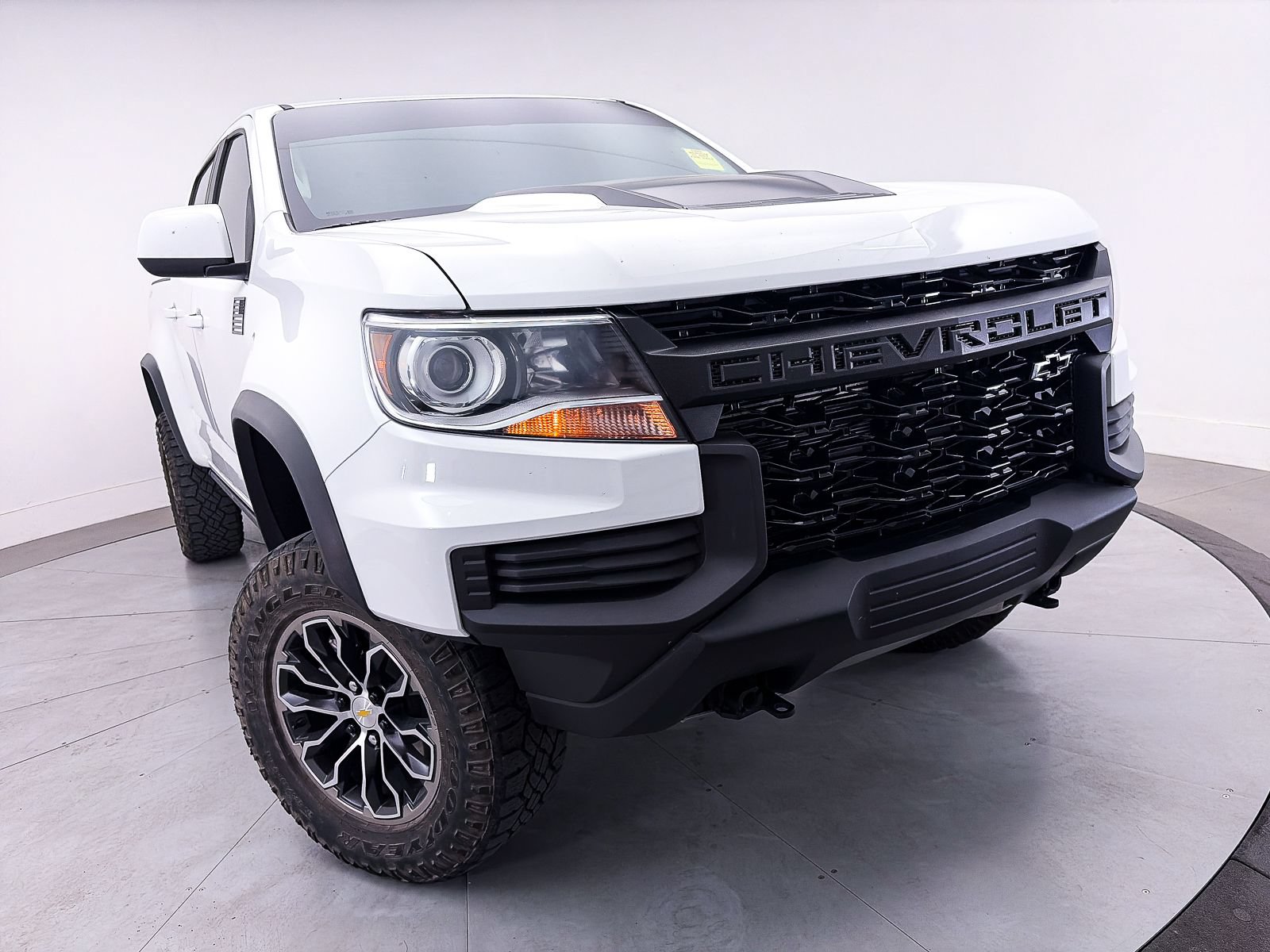 Used 2022 Chevrolet Colorado ZR2 AWD/4WD image 4
