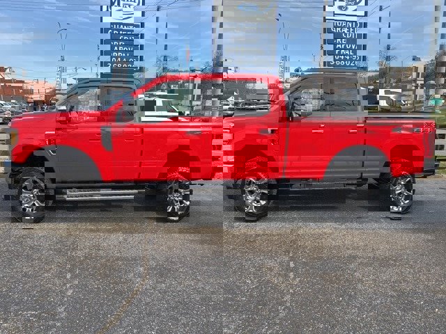 Used 2018 Ford F250 Lariat w/ Chrome Package image 3