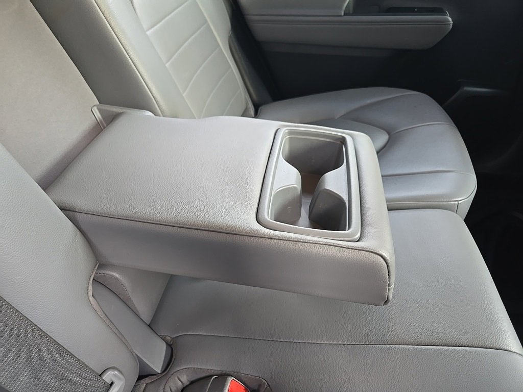 Used 2021 Toyota Highlander XLE image 95