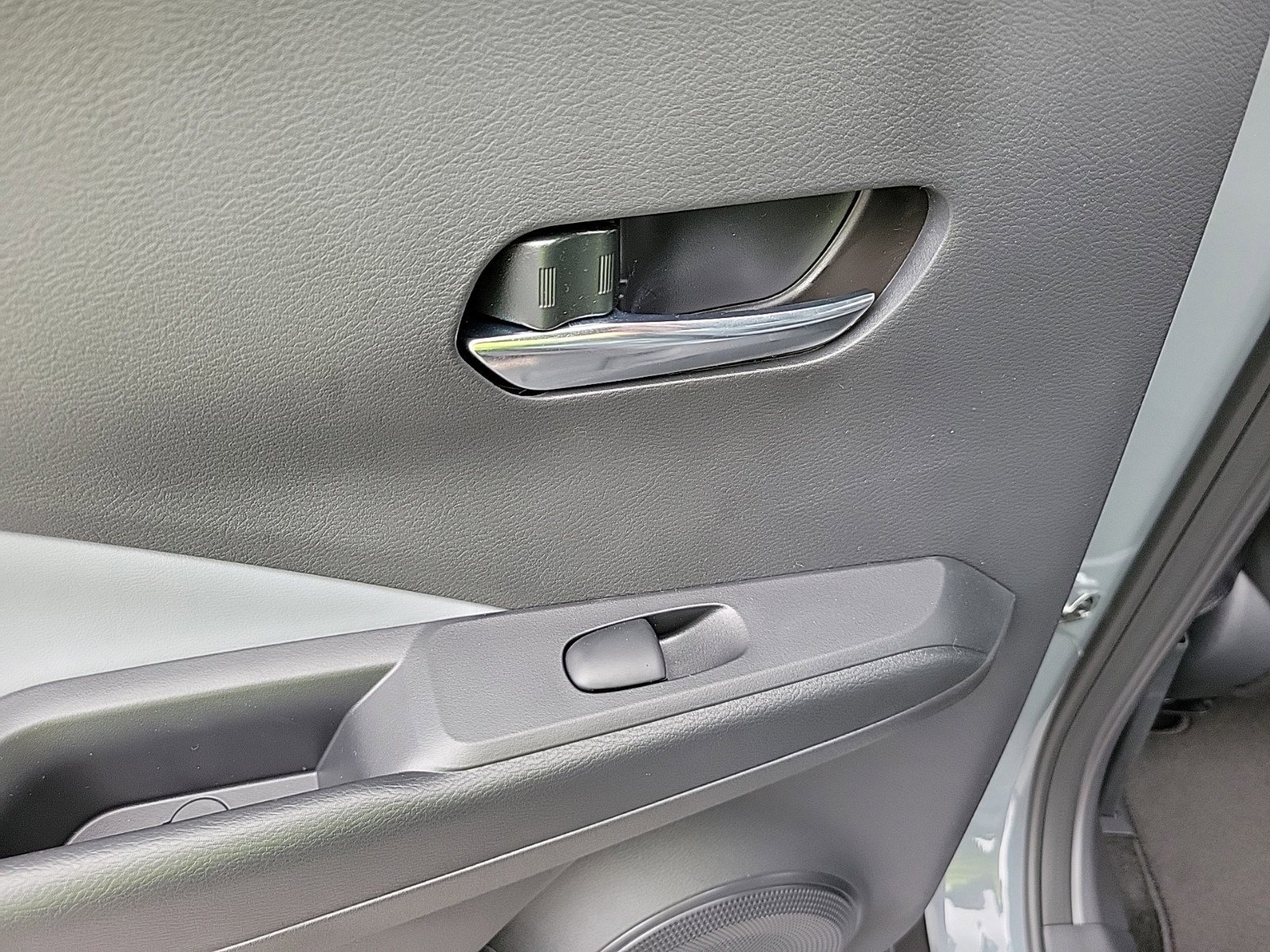 New 2024 Nissan Kicks SR w/ SR Premium Package image 19