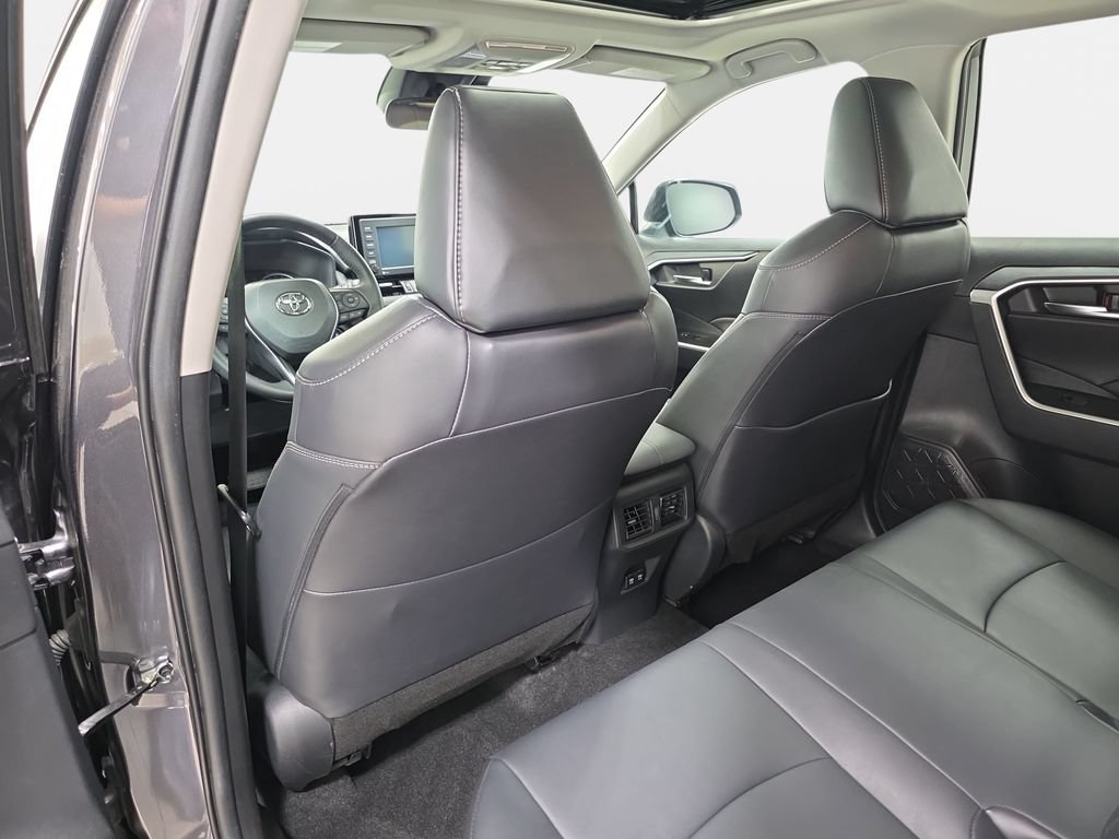 Used 2021 Toyota RAV4 XLE Premium AWD/4WD image 12