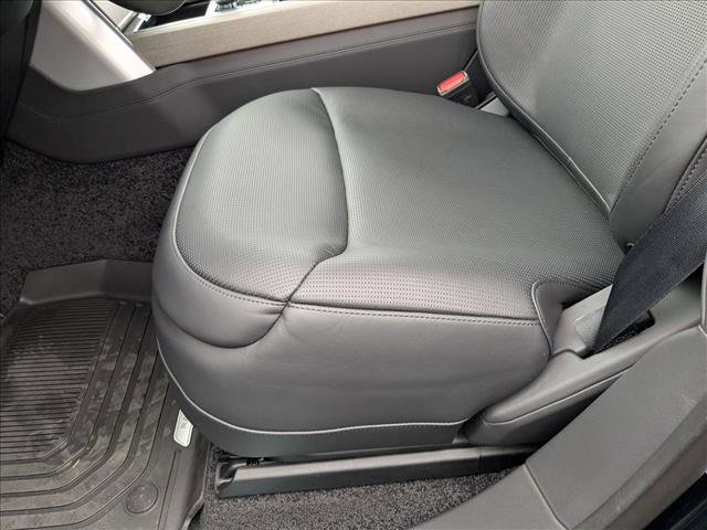 New 2026 Land Rover Range Rover SV image 4