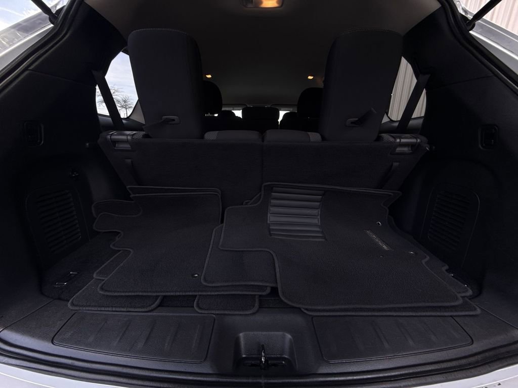 Used 2018 Nissan Pathfinder SV image 24