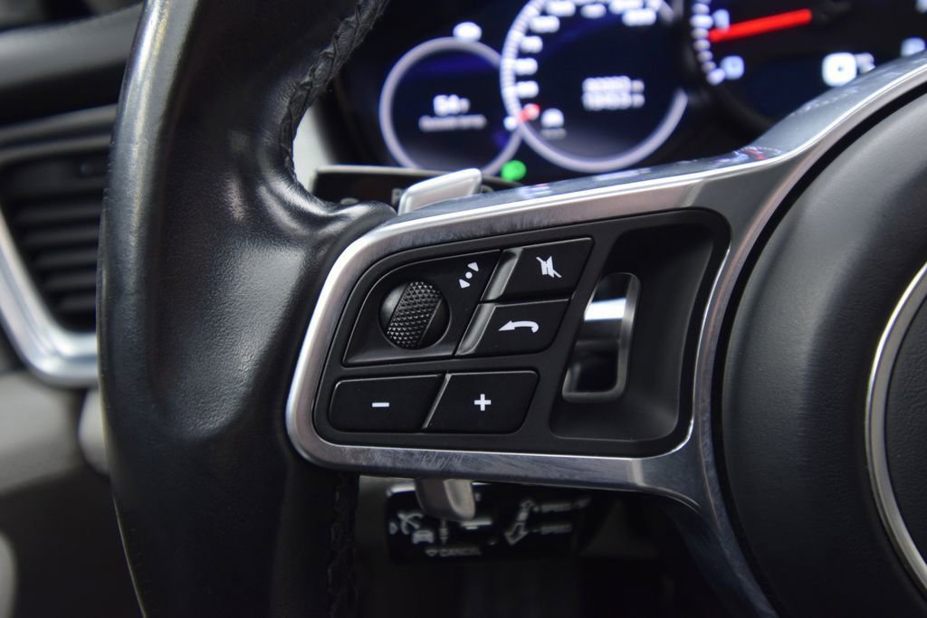 Used 2017 Porsche Panamera Turbo image 39