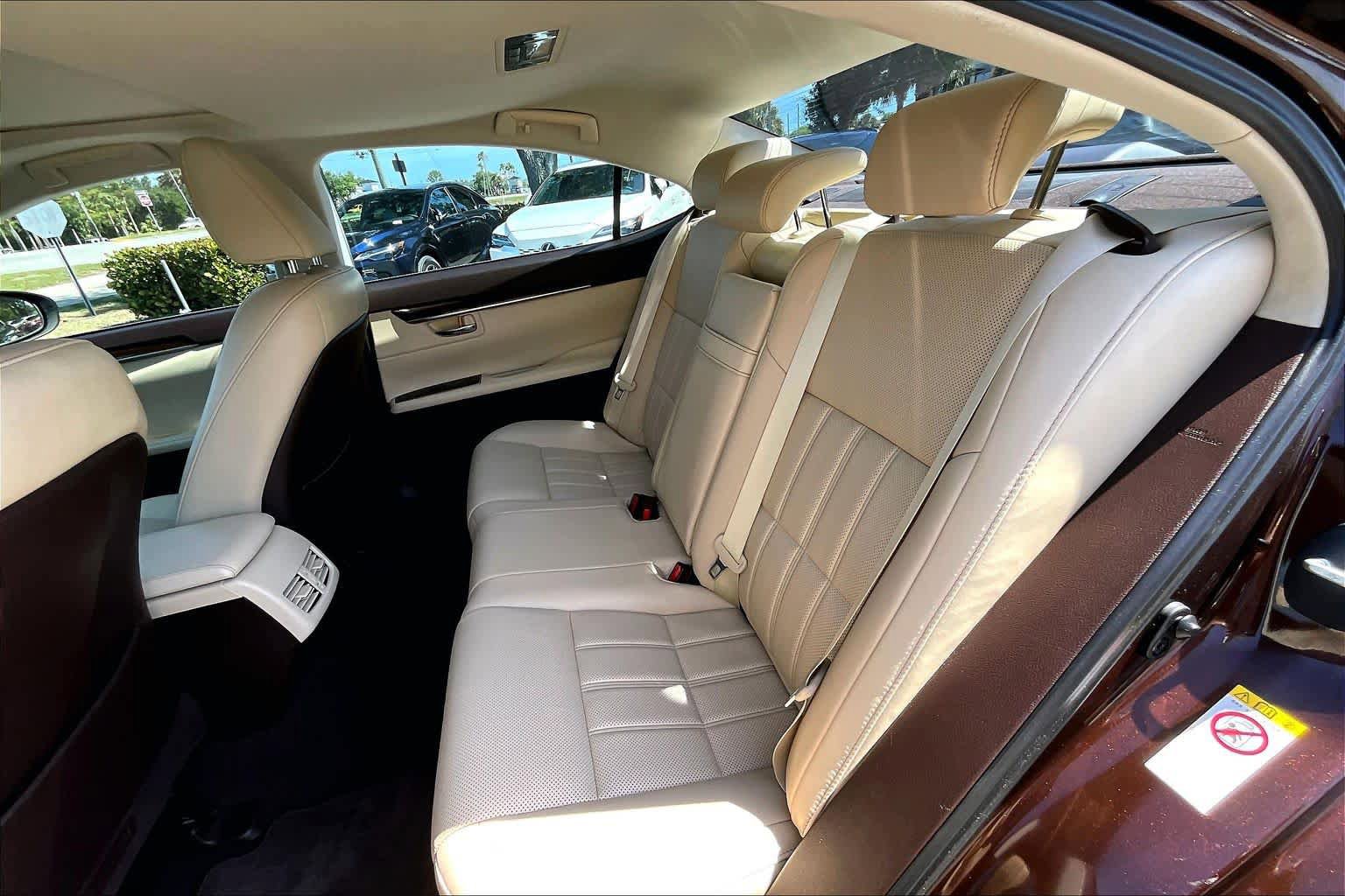 Used 2017 Lexus ES 350 w/ Luxury Package FWD image 21