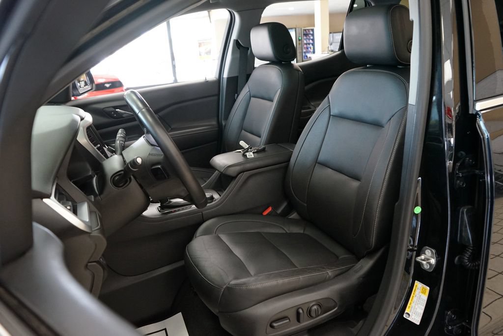 Used 2018 GMC Acadia SLT AWD/4WD image 2