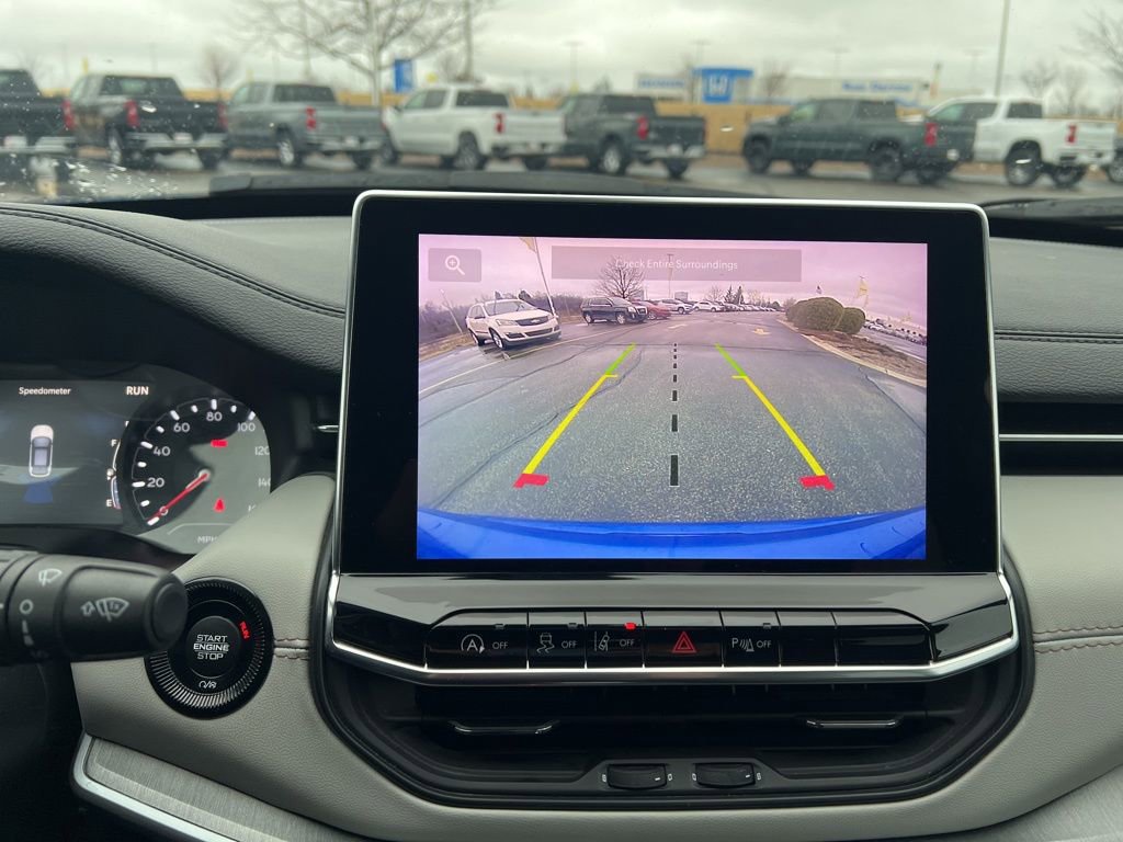 Used 2025 Jeep Compass Limited image 19