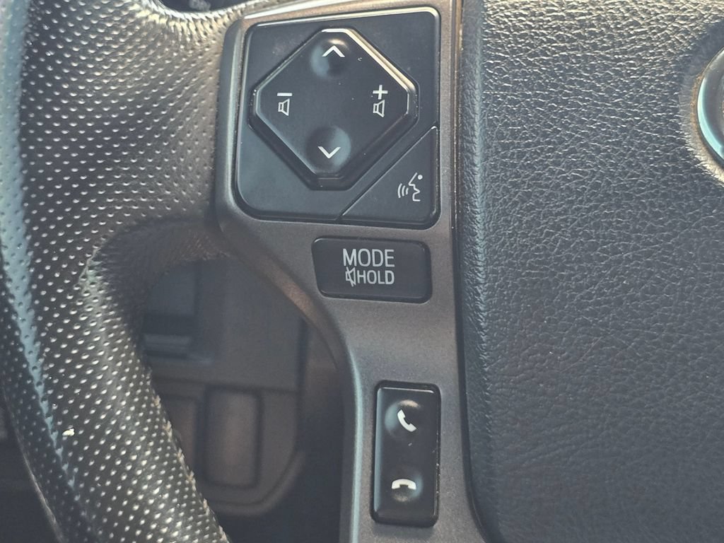 Used 2018 Toyota Tacoma TRD Off-Road AWD/4WD image 36