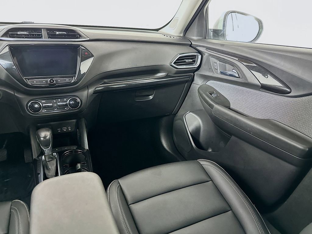 Used 2021 Chevrolet TrailBlazer LT w/ Premium Seating Package FWD image 32