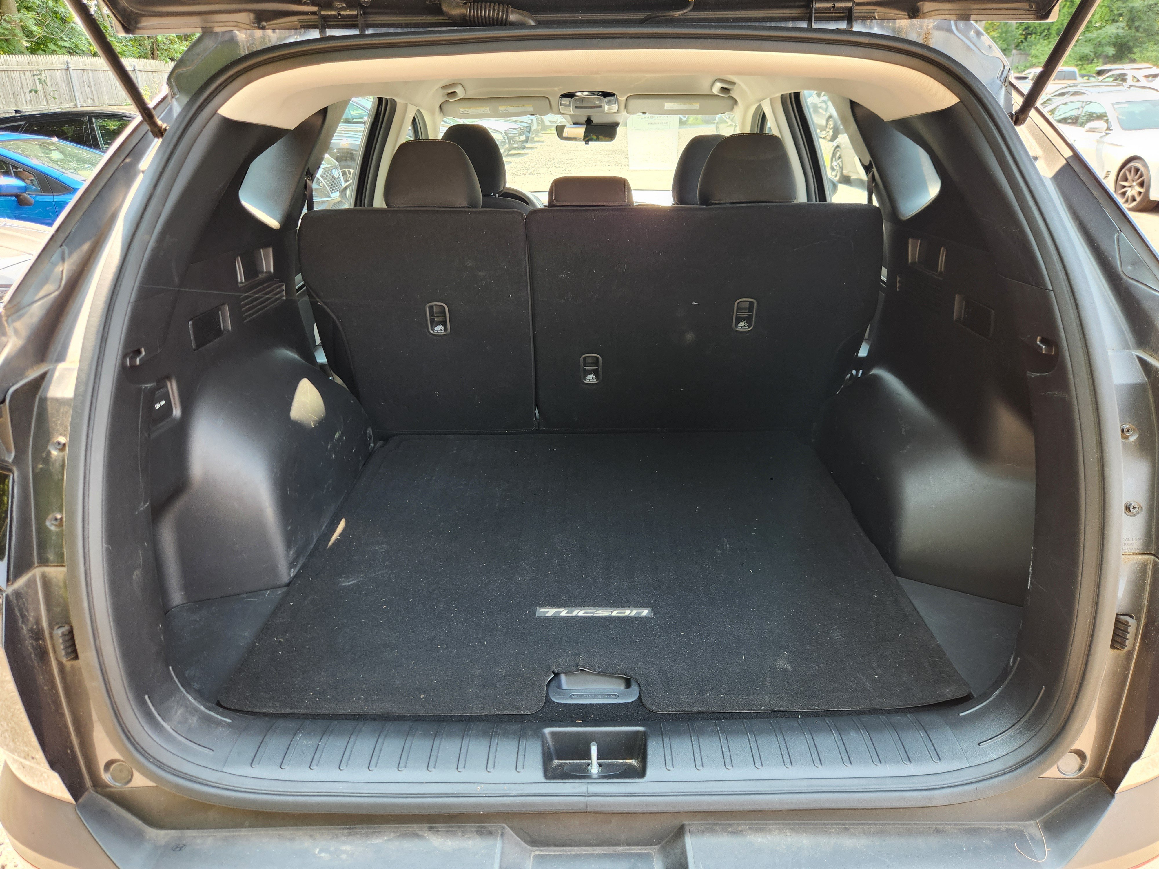 Used 2023 Hyundai Tucson SE w/ Cargo Package AWD/4WD image 18