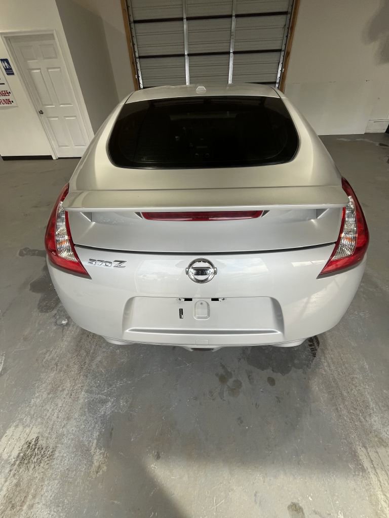 Used 2009 Nissan 370Z Touring w/ Sport Pkg image 4