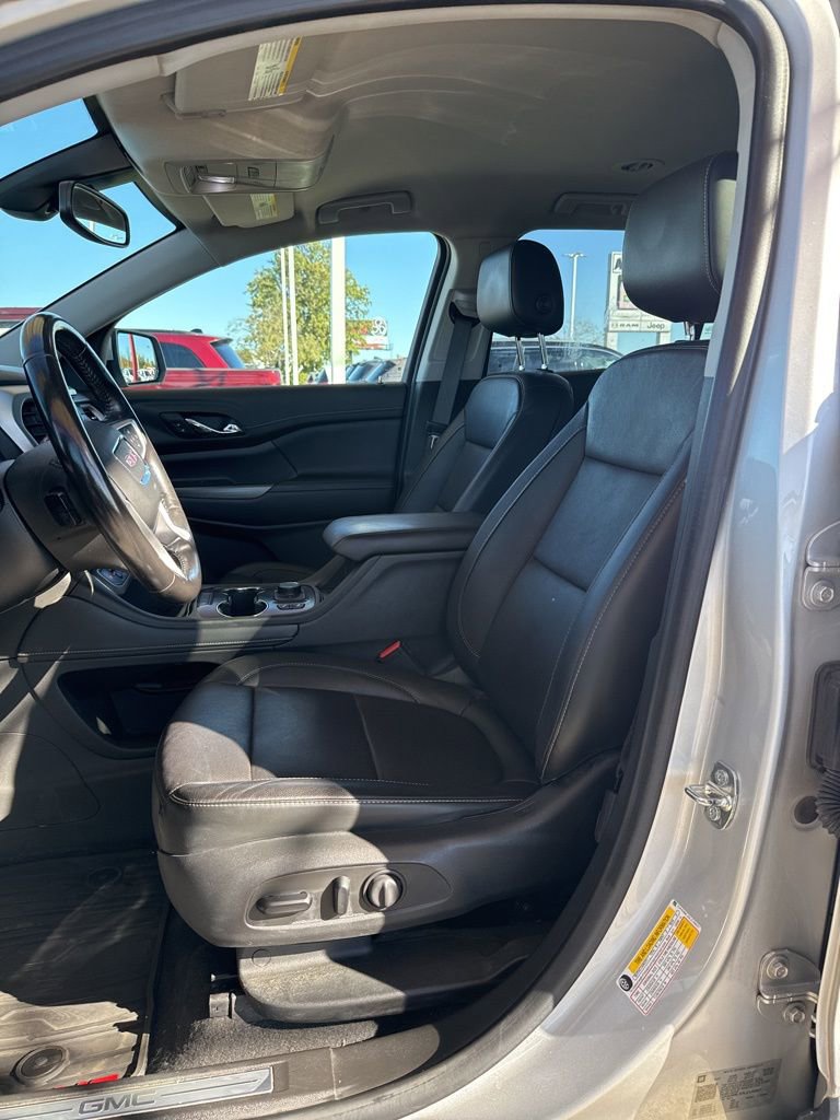 Used 2020 GMC Acadia SLT image 11