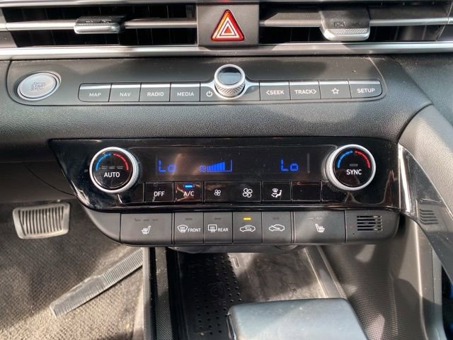 Used 2021 Hyundai Elantra Limited image 25