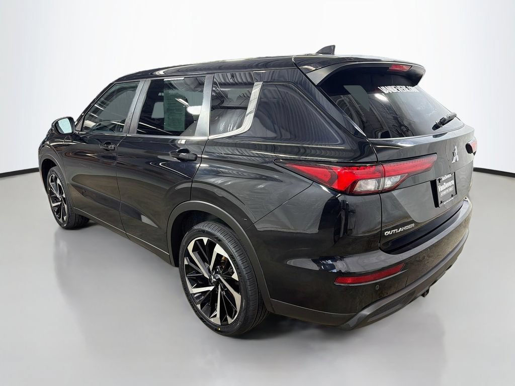 Used 2022 Mitsubishi Outlander ES AWD/4WD image 7