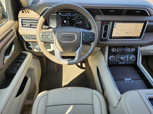 Used 2021 GMC Yukon Denali w/ Denali Premium Package image 15