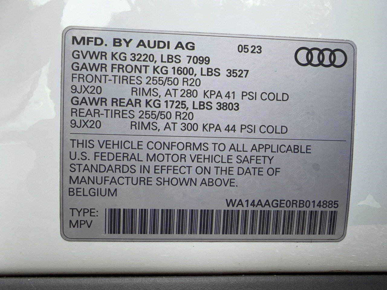 Used 2024 Audi Q8 e-tron Premium AWD/4WD image 31