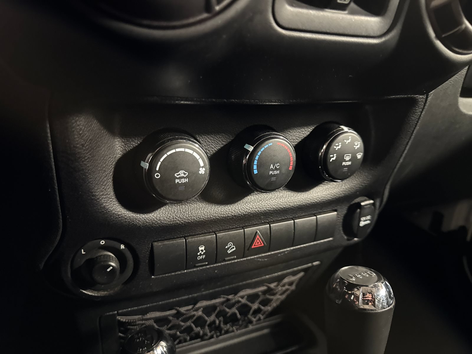 Used 2018 Jeep Wrangler Unlimited Sport S AWD/4WD image 21