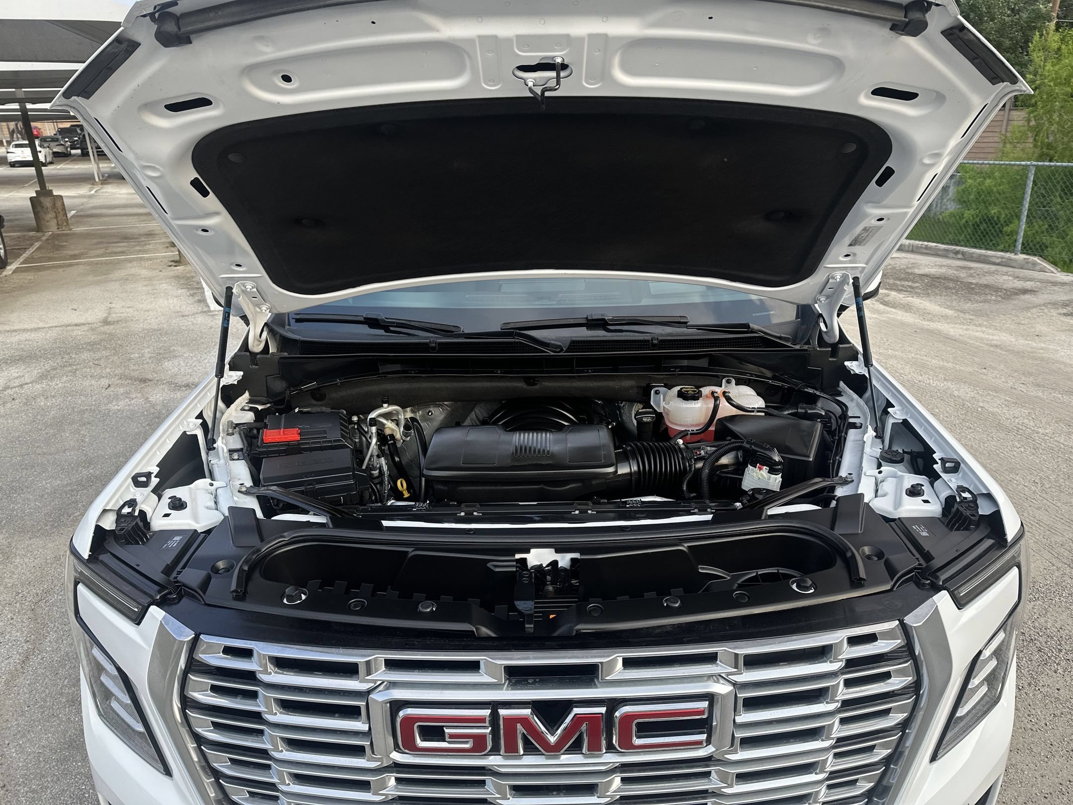 Used 2026 GMC Yukon XL Denali w/ LPO, Floor Liner Package RWD image 12