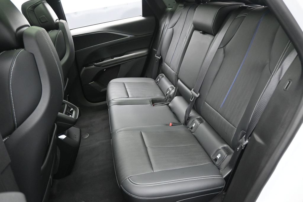 Used 2024 Cadillac Lyriq Sport AWD/4WD image 27