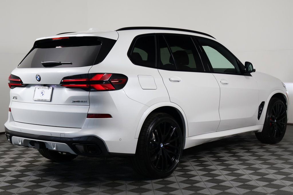 New 2026 BMW X5 xDrive40i w/ M Sport Package image 2