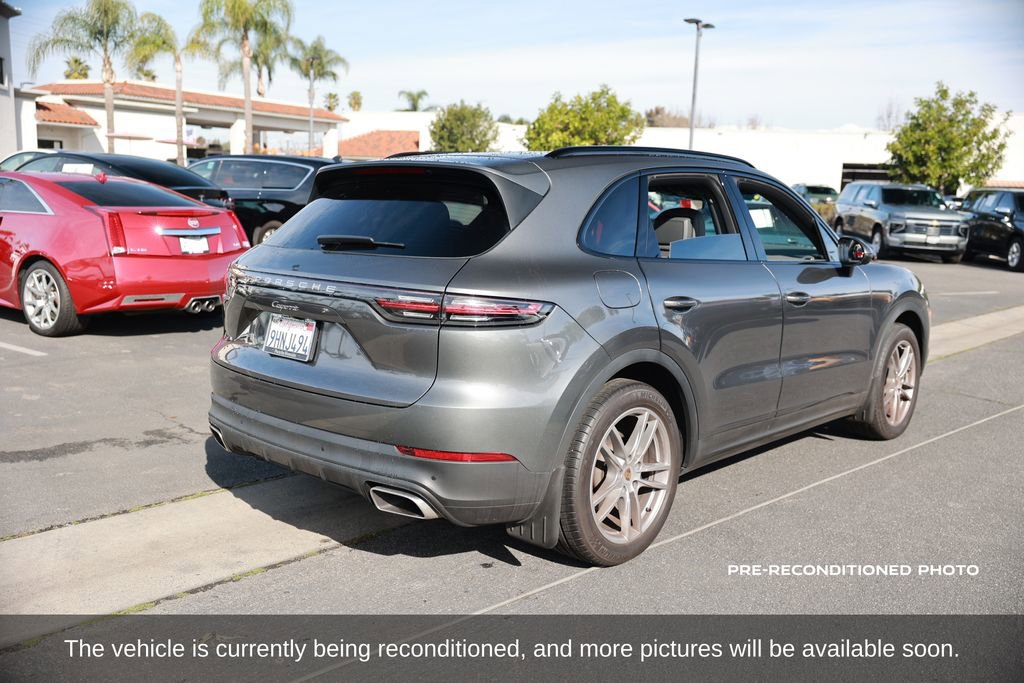 Used 2023 Porsche Cayenne Platinum Edition image 6