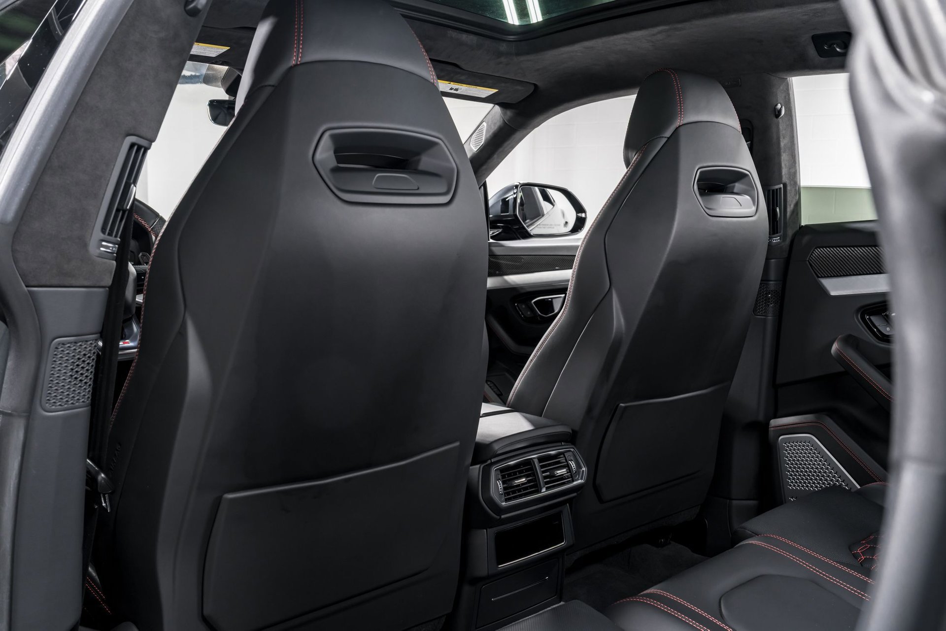 Used 2020 Lamborghini Urus image 30