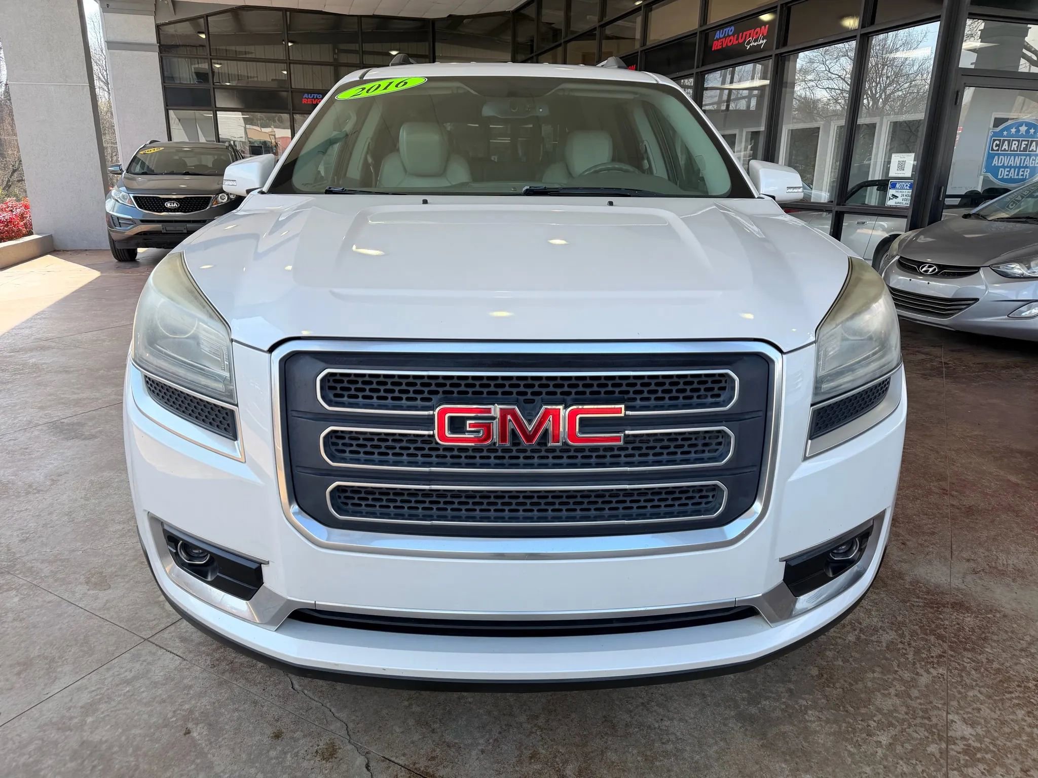 Used 2016 GMC Acadia SLT image 2