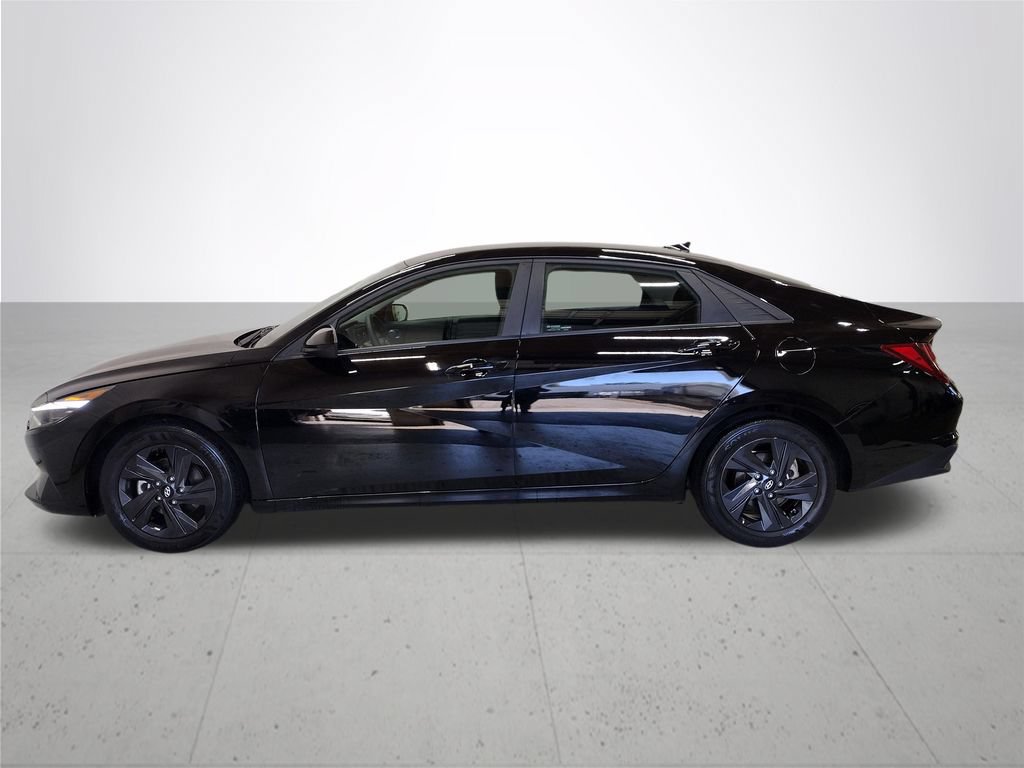 Certified 2023 Hyundai Elantra SEL w/ Preferred Accessory Package FWD image 11