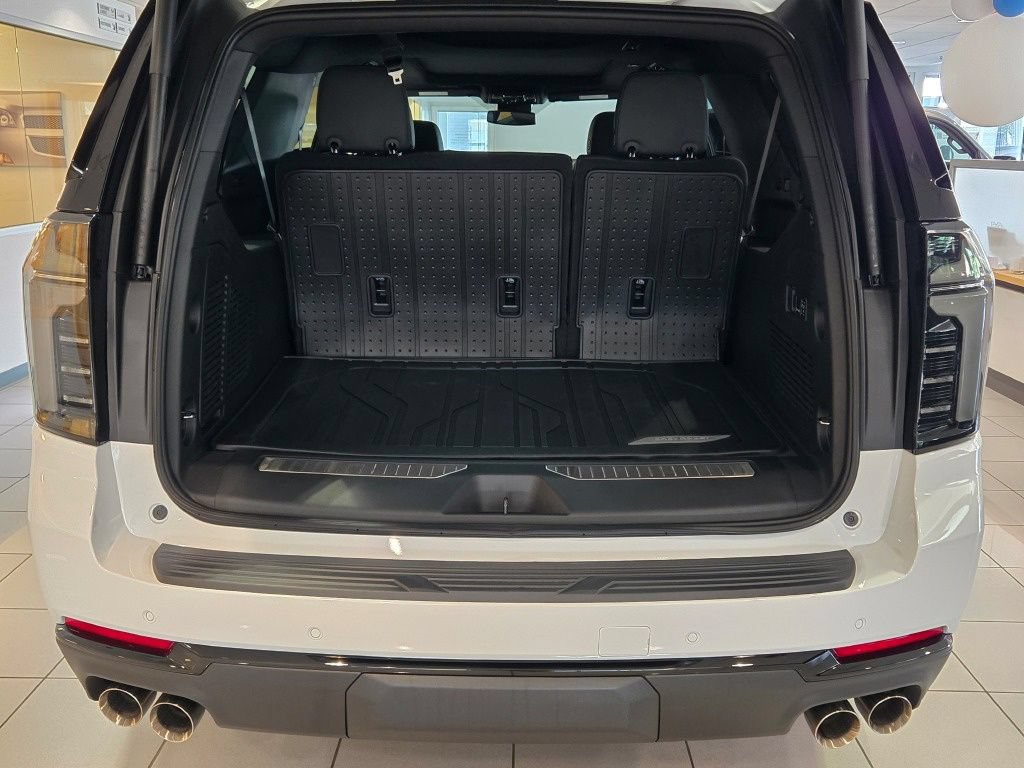 New 2026 Chevrolet Suburban Z71 w/ Comfort Package AWD/4WD image 13