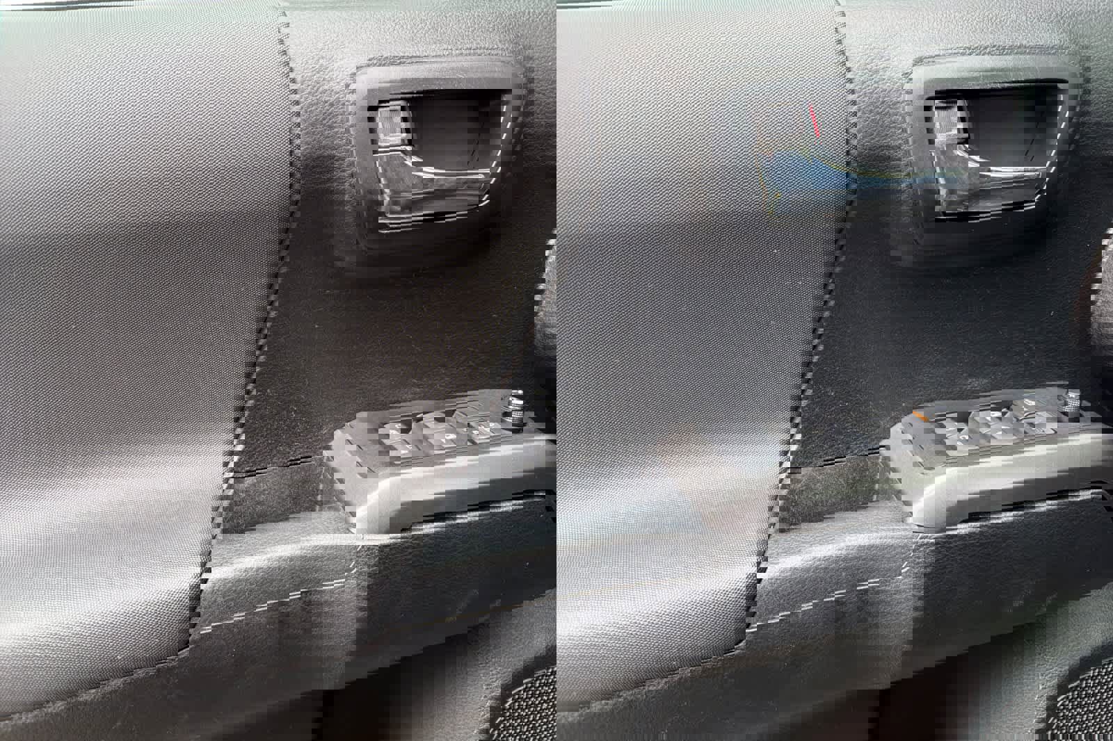 Used 2021 Toyota Tacoma TRD Off-Road w/ TRD Premium Off Road Package image 14