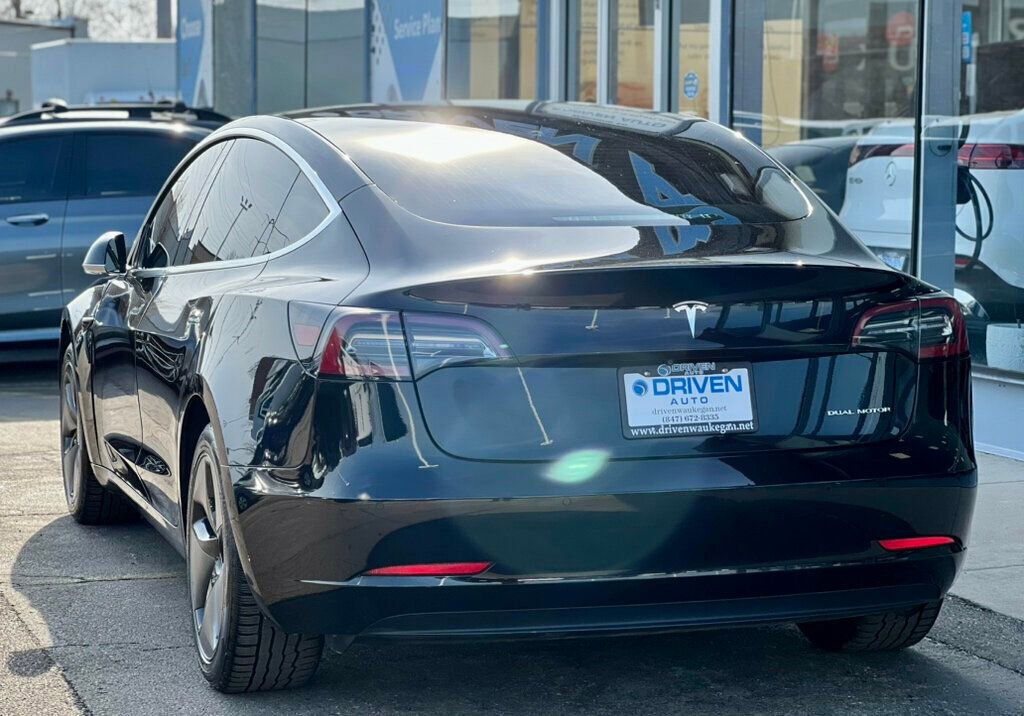 Used 2018 Tesla Model 3 Long Range image 3