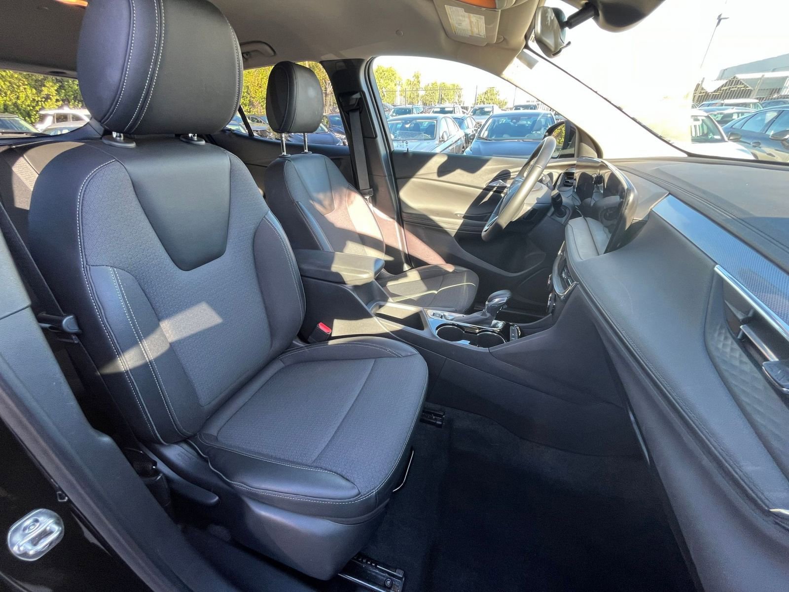 Used 2025 Buick Encore GX Preferred image 35