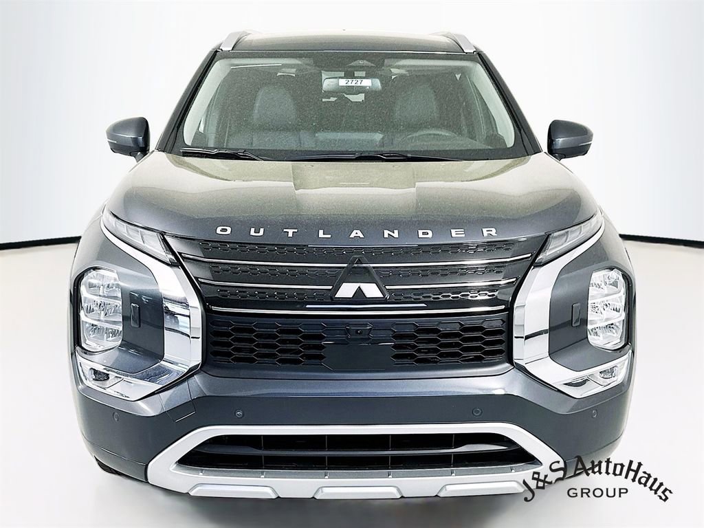 Used 2024 Mitsubishi Outlander SEL image 2