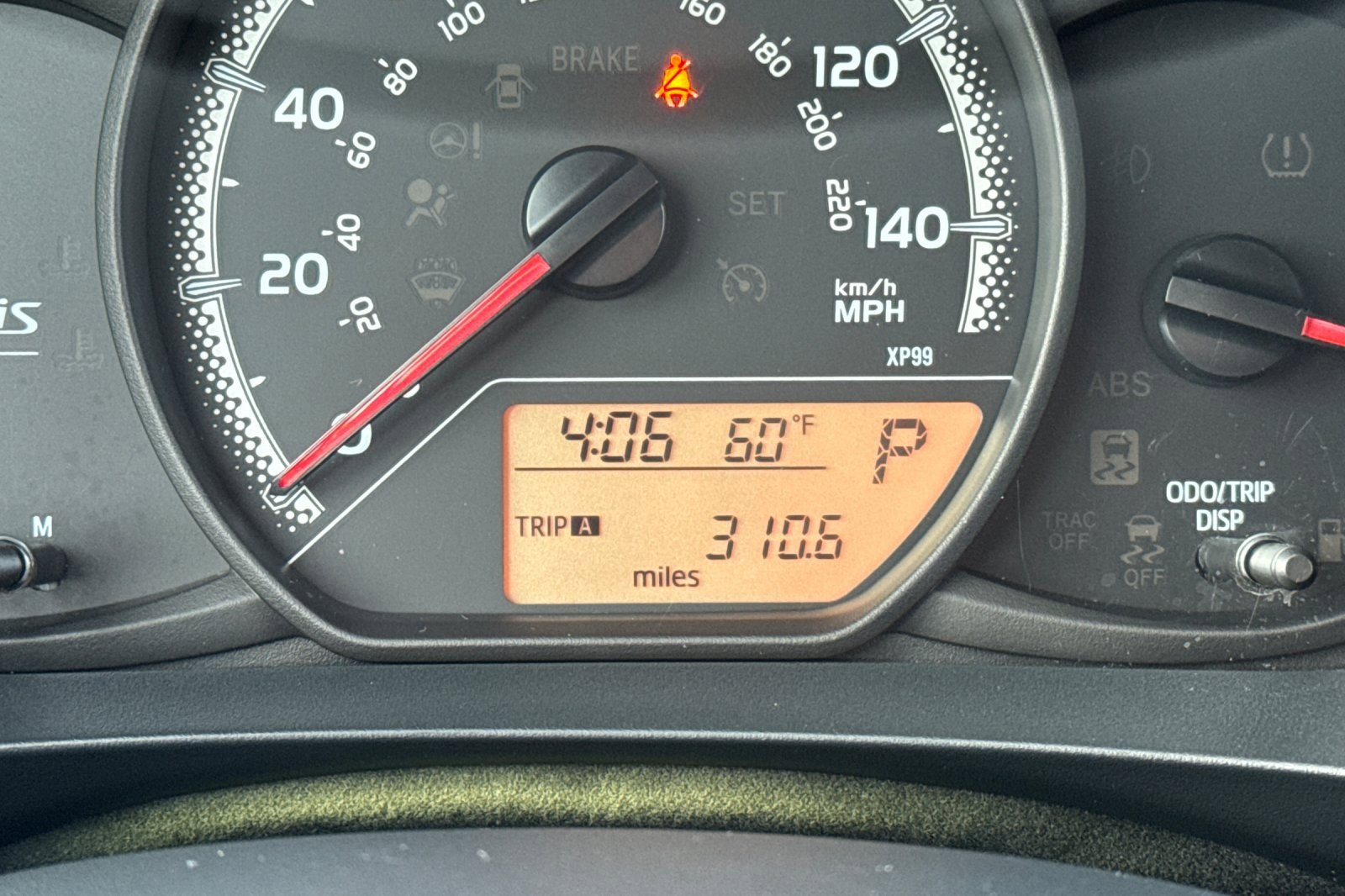 Used 2016 Toyota Yaris L image 26