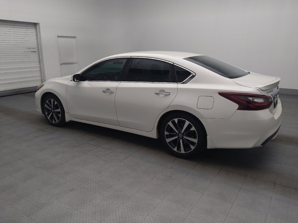 Used 2017 Nissan Altima 2.5 SR FWD image 3