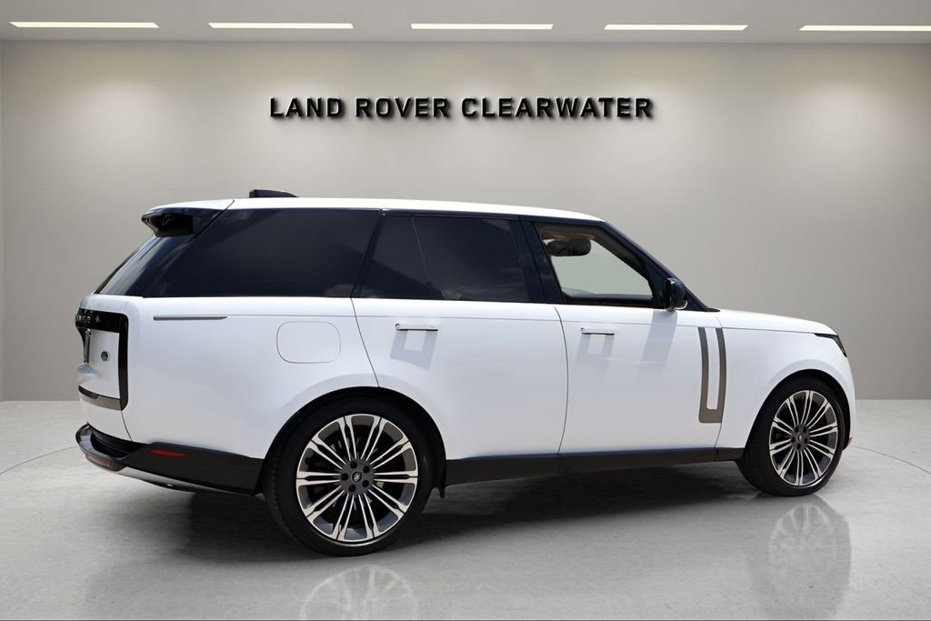 Used 2023 Land Rover Range Rover SE AWD/4WD image 4