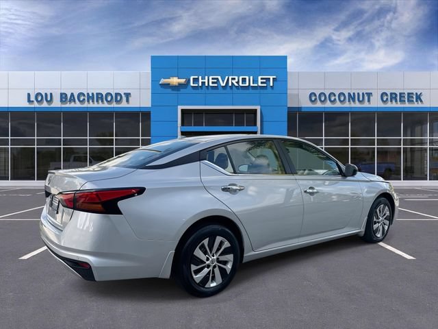 Used 2025 Nissan Altima 2.5 S FWD image 8