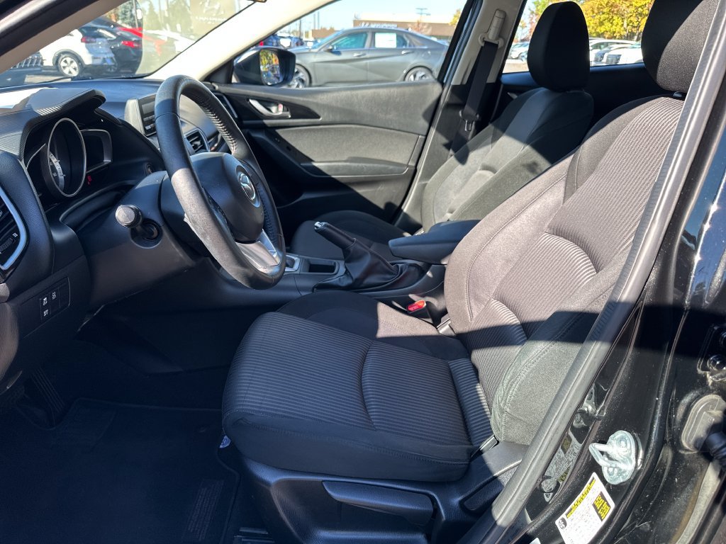 Used 2014 MAZDA MAZDA3 i Touring w/ Moonroof Package 1 FWD image 12