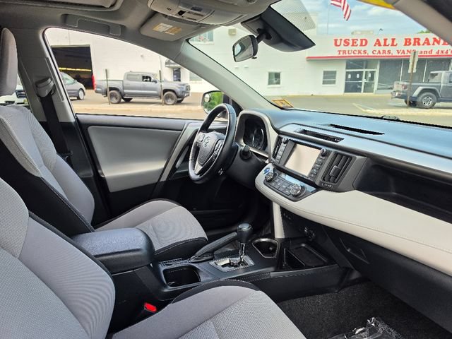 Used 2017 Toyota RAV4 XLE w/ Convenience Package AWD/4WD image 11