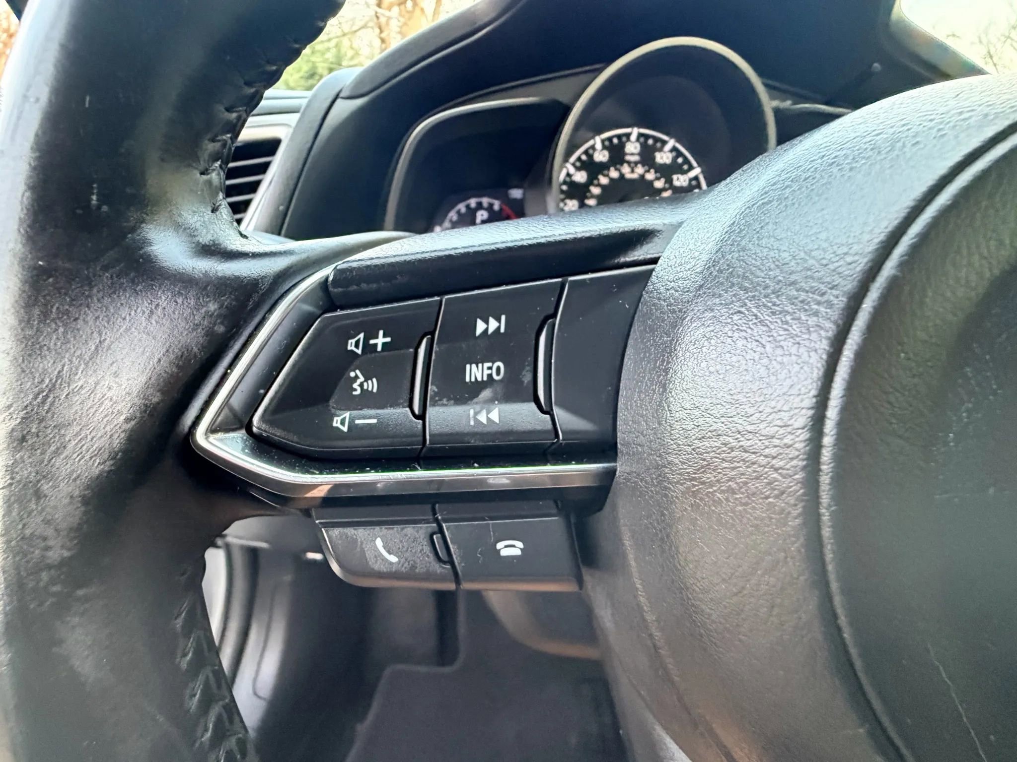 Used 2018 MAZDA MAZDA3 Touring image 13