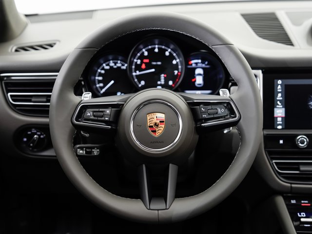 Certified 2025 Porsche Macan AWD/4WD image 13