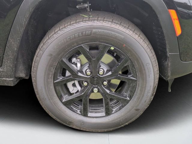 New 2025 Jeep Grand Cherokee Altitude AWD/4WD image 9