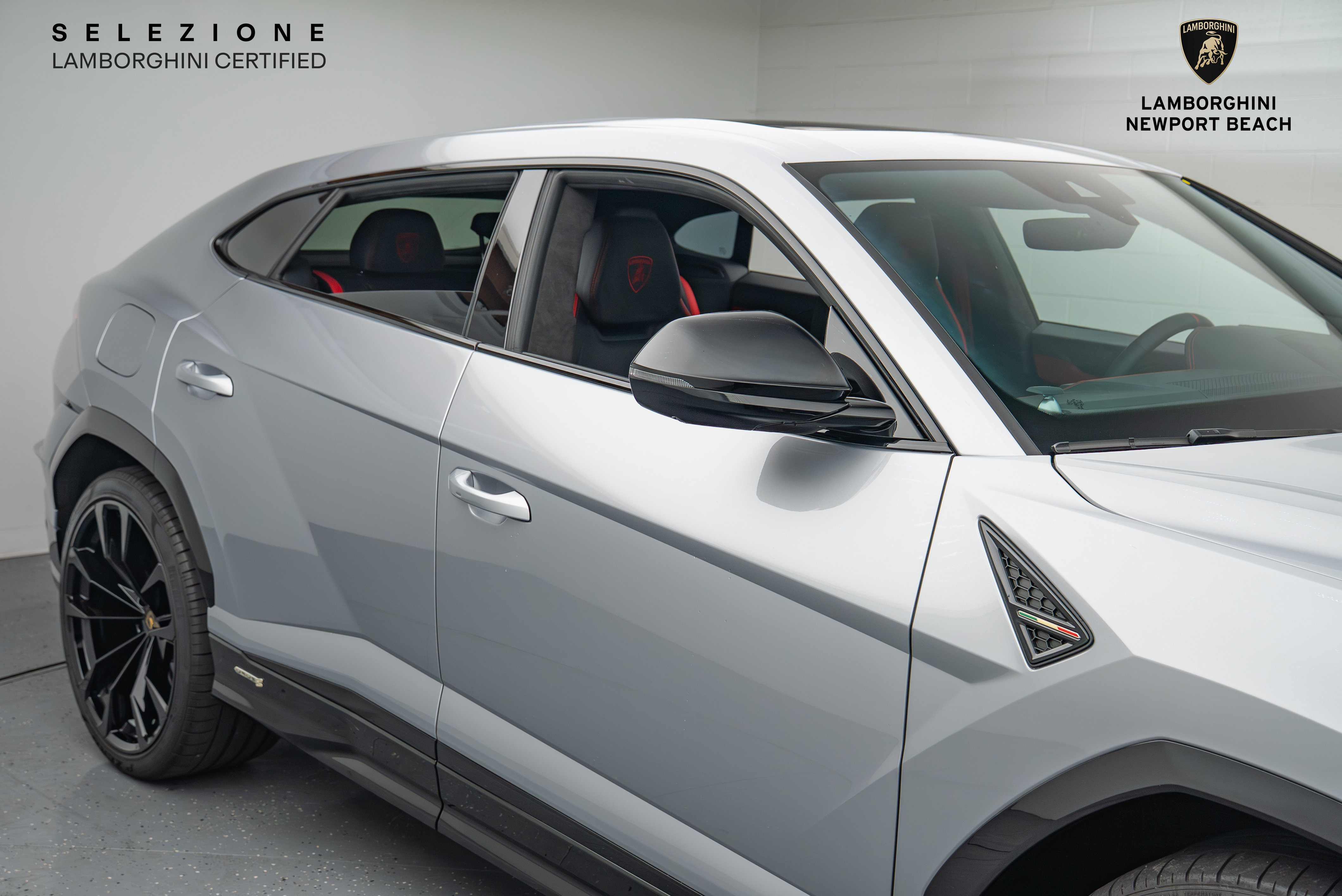 Used 2024 Lamborghini Urus S image 4
